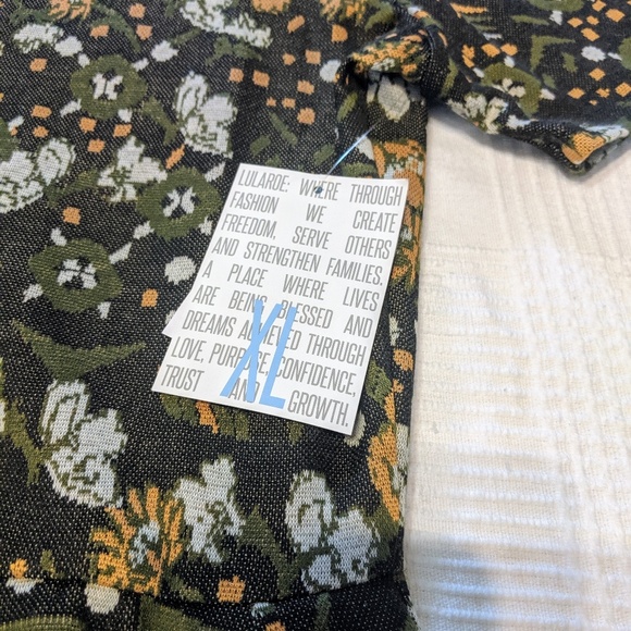 NWT LuLaRoe Jacquard Amelia - X Large - Picture 2 of 3